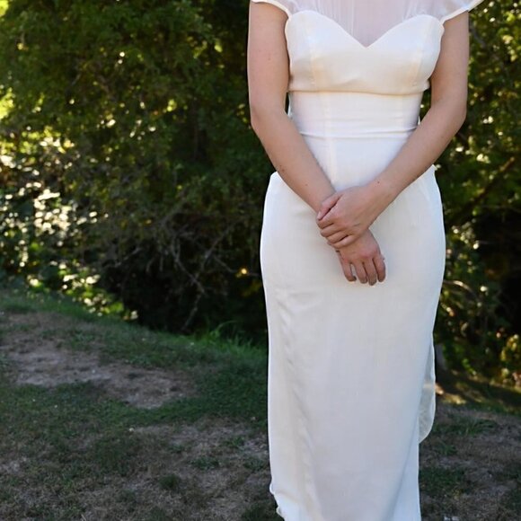 Ethereal Vintage Sweet Heart Neckline Wedding Dress with Train - Size Small - Picture 2 of 8